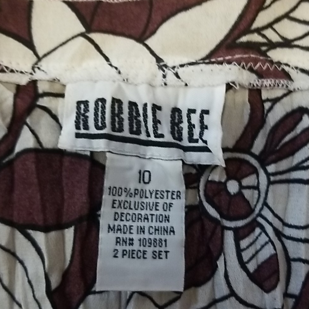 Robie Bee Skirt and Blouse Set - Picture 10 of 10